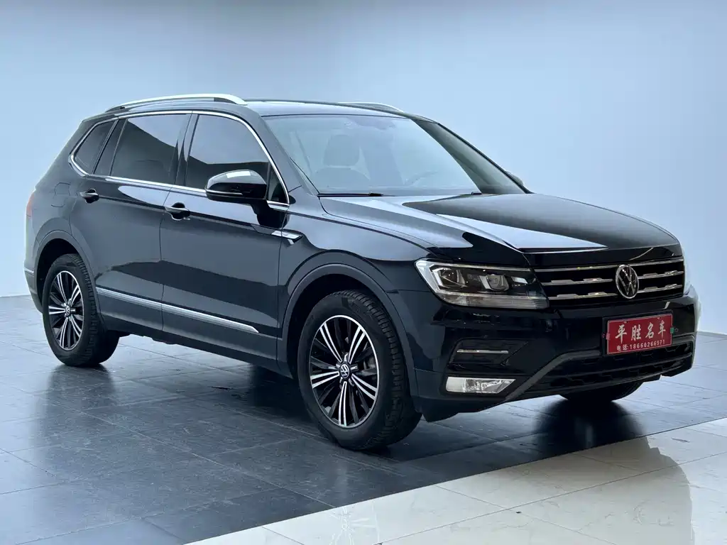 Volkswagen Tiguan L 2021 — фото 1