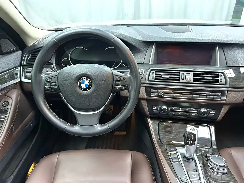 BMW 5 Series 2014 — фото 6