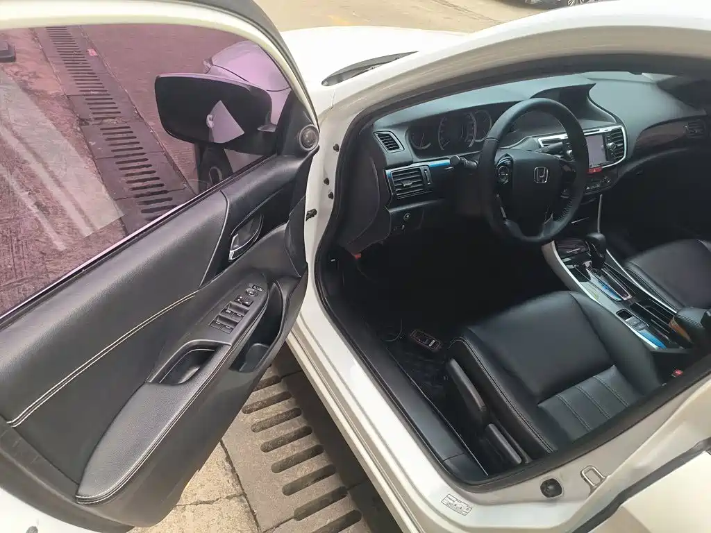 Honda Accord 2016 — фото 16