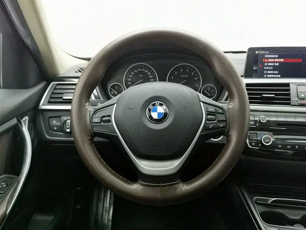BMW 3 Series 2019 — фото 11