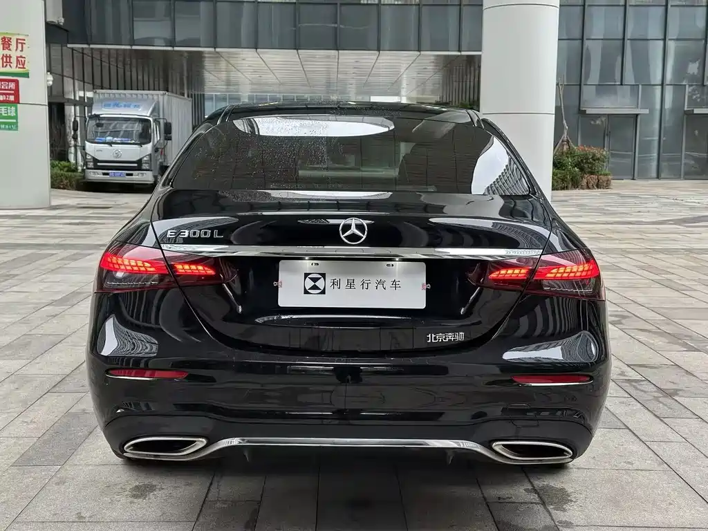 Mercedes-Benz E-Class 2022