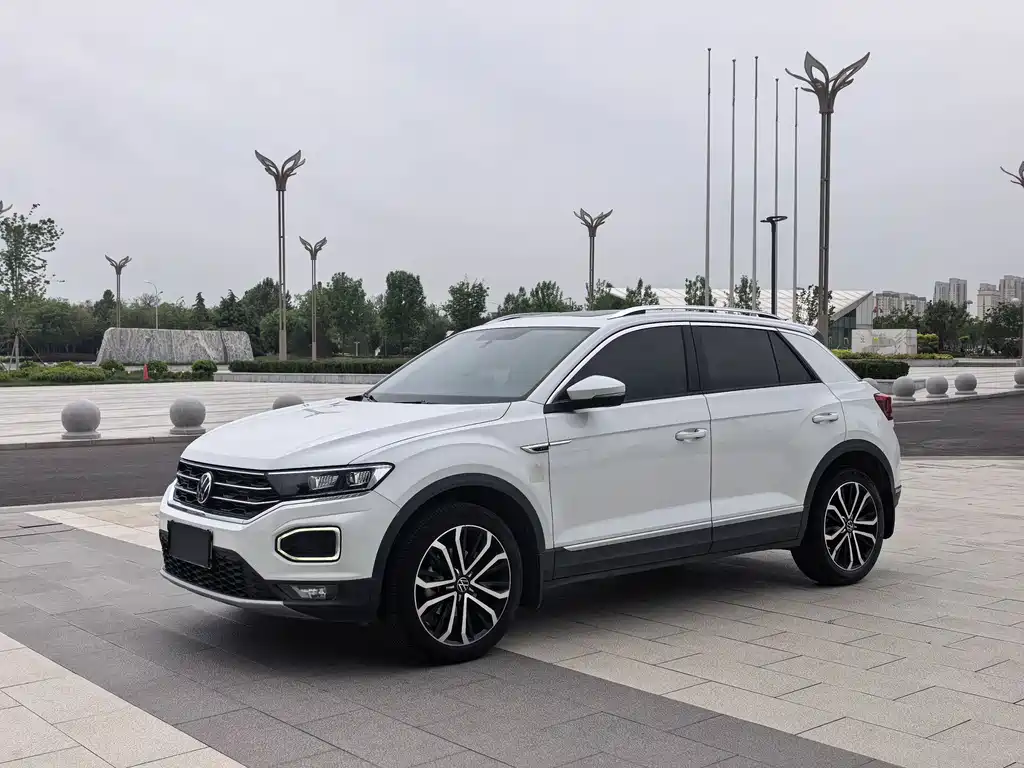 Volkswagen T-Roc 2022 — фото 1
