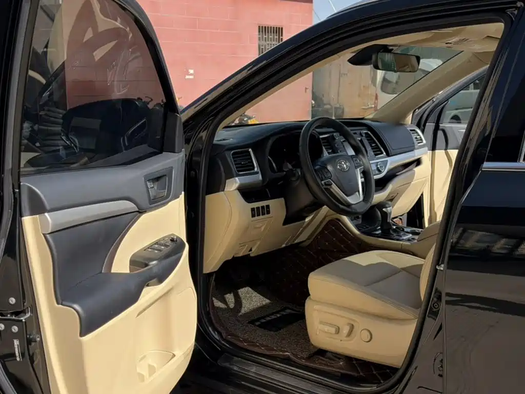 Toyota Highlander 2018 — фото 13