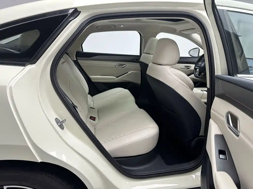 BYD Qin L 2025 — фото 12