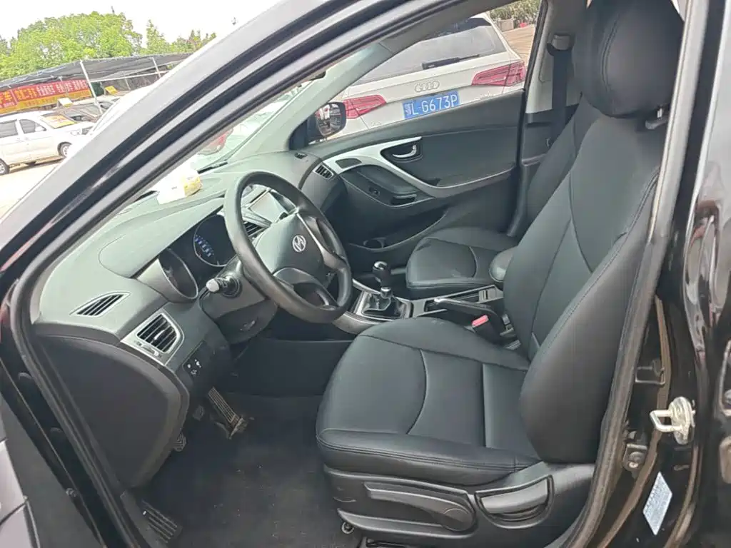 Hyundai Elantra Langdong 2015 — фото 15
