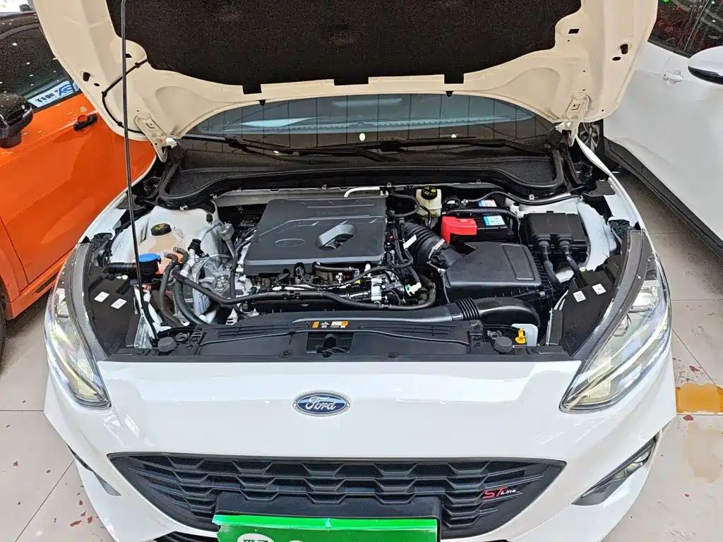 Ford Focus 2022 — фото 16