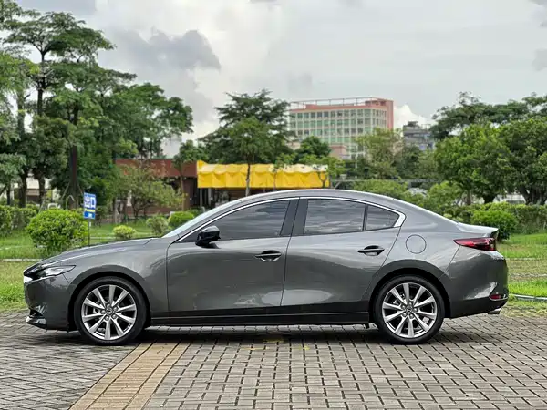 Mazda 3 Axela 2021