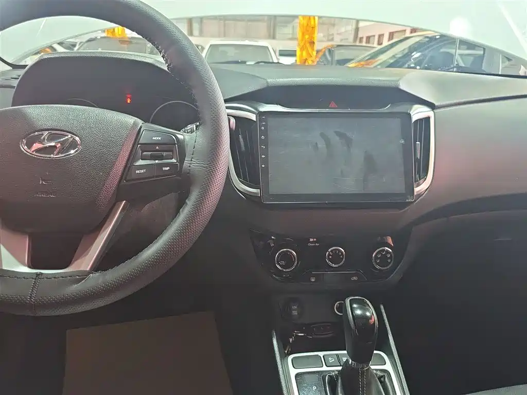 Hyundai ix25 2018 — фото 10