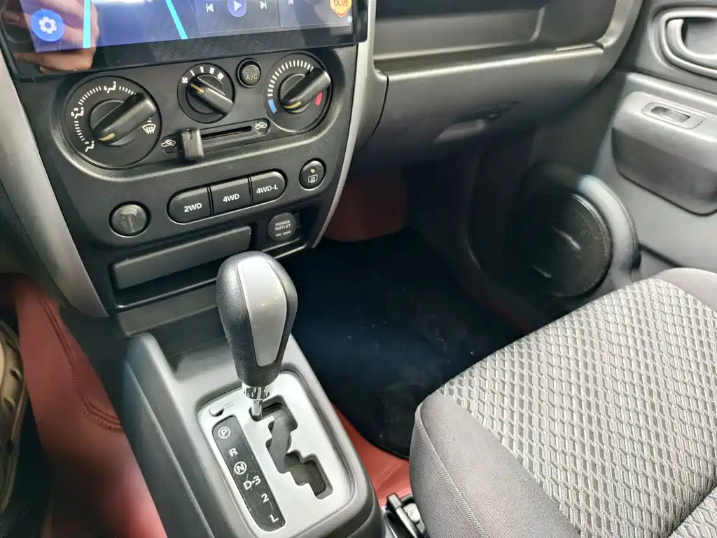 Suzuki Jimny 2016 — фото 19
