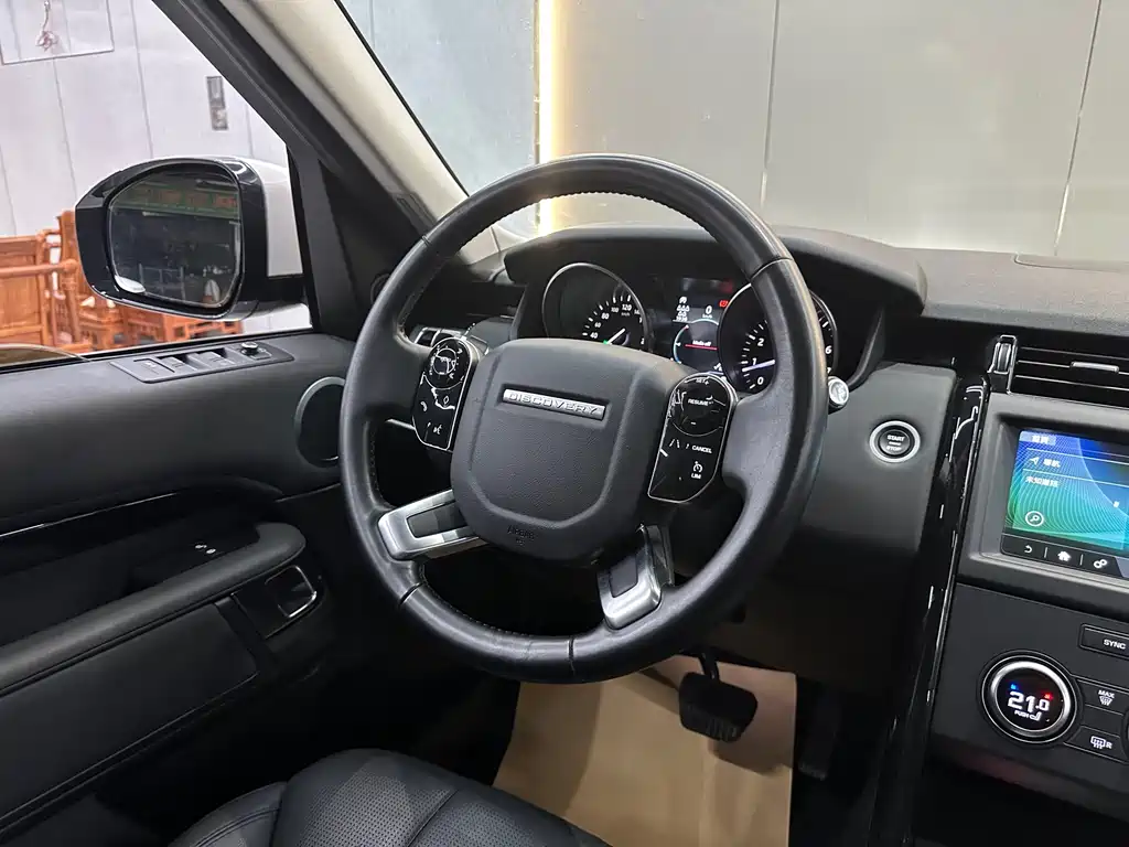 Land Rover Discovery 2019 — фото 14