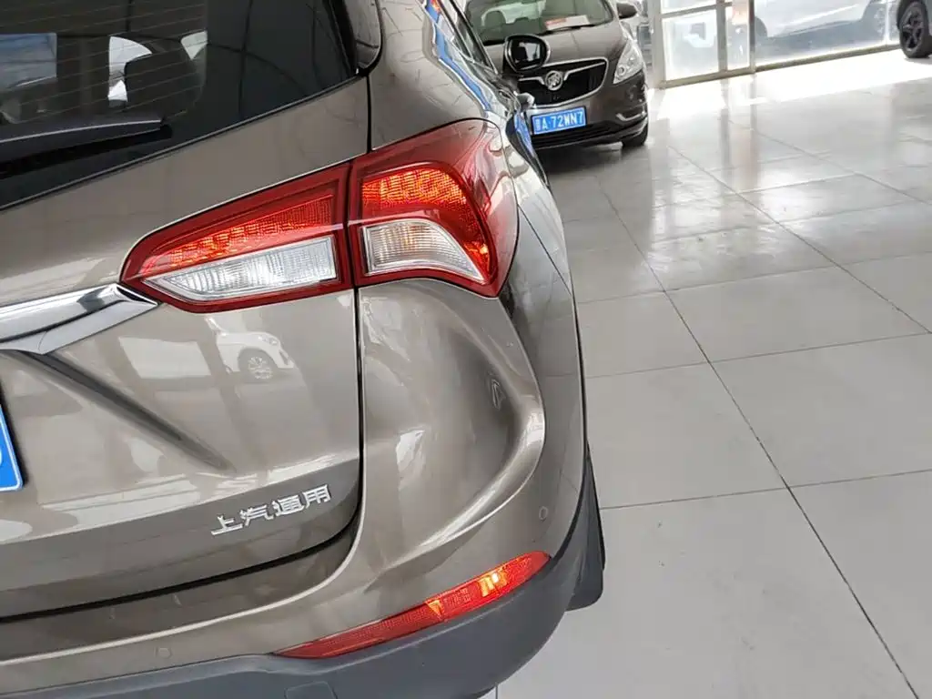Buick Envision Plus 2018 — фото 8