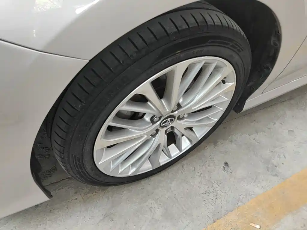 Toyota Camry 2018 — фото 23