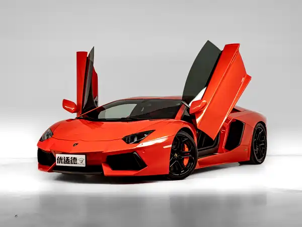 Lamborghini Aventador 2011