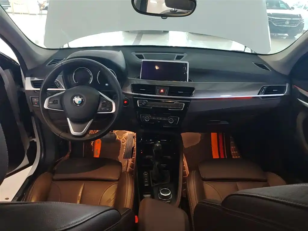 BMW X1 New Energy 2020 — фото 10