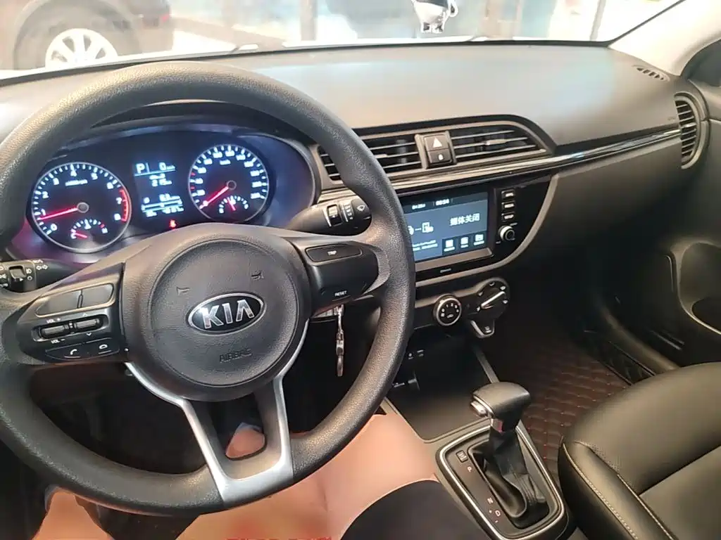 Kia K2 2018 — фото 10