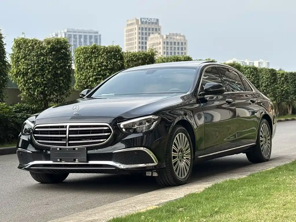 Mercedes-Benz E-Class 2022 — фото 1