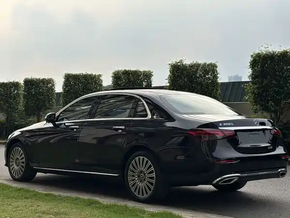 Mercedes-Benz E-Class 2022