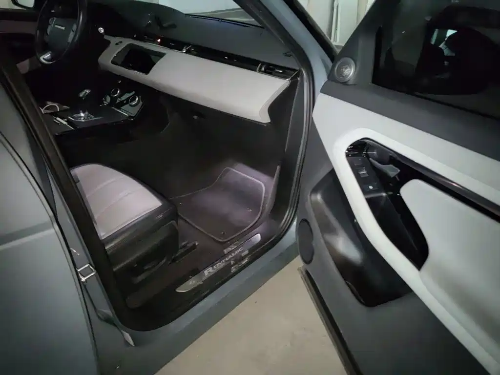 Land Rover Evoque 2020 — фото 11