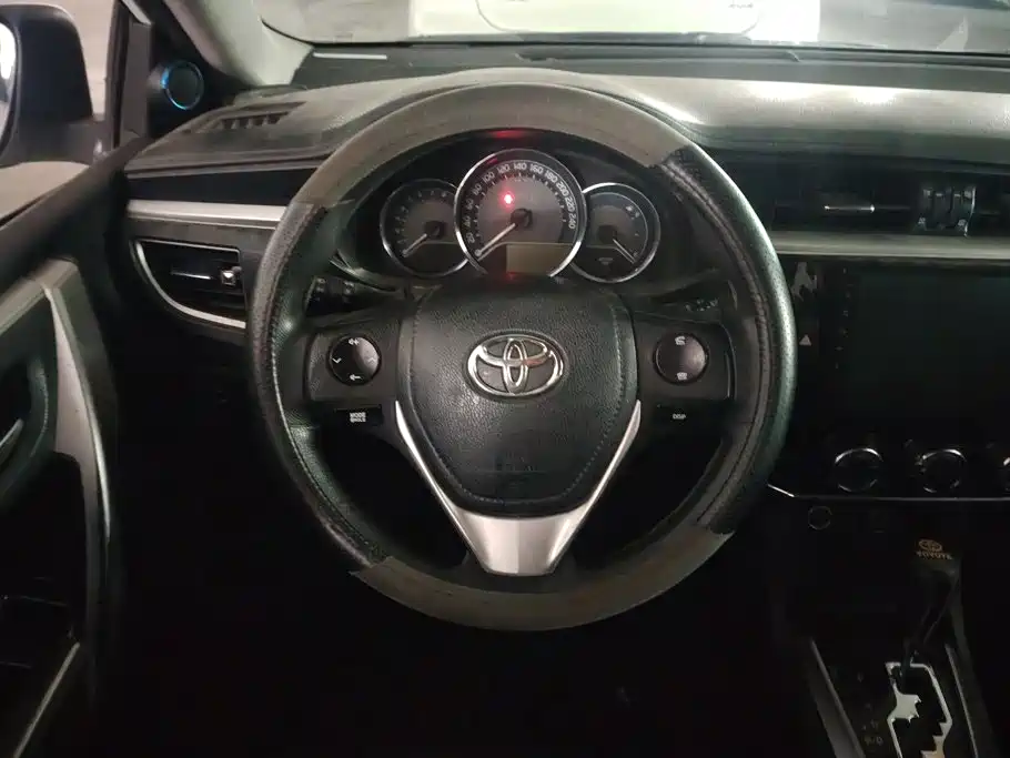 Toyota Corolla 2015 — фото 15