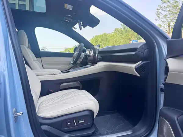 NIO ES6 2025