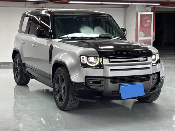 Land Rover Defender 2022