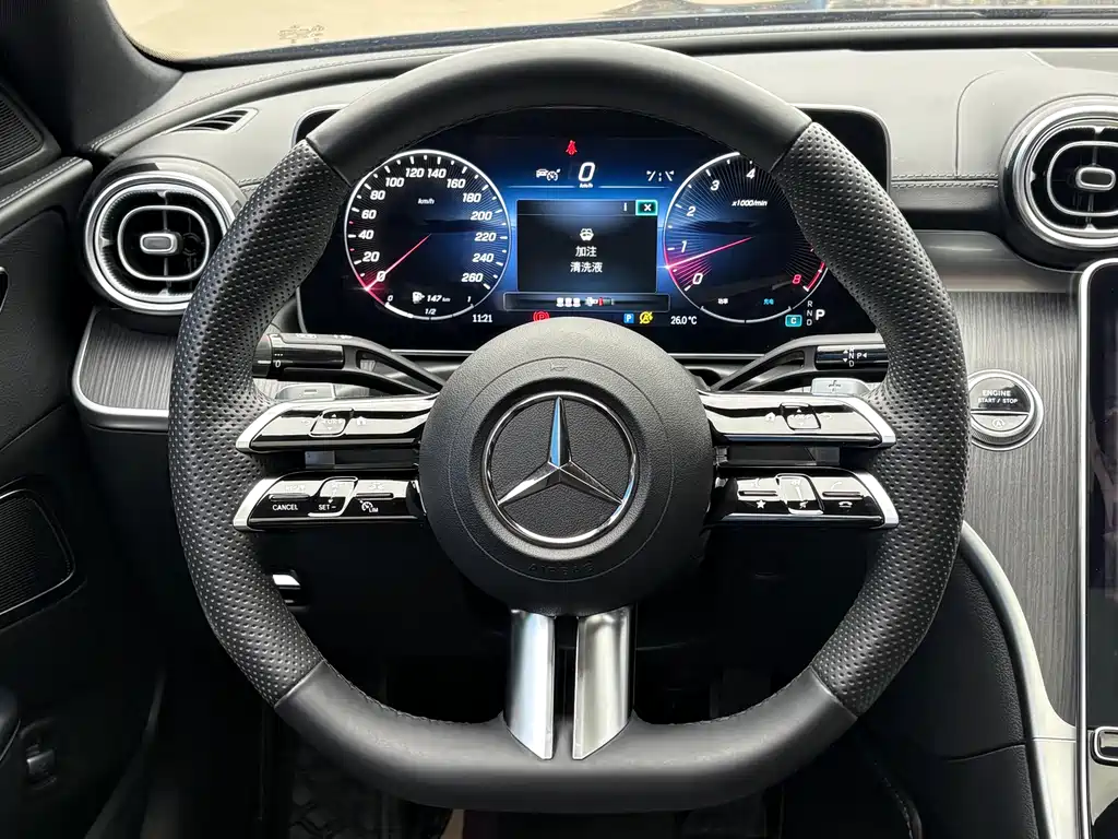 Mercedes-Benz C-Class 2024 — фото 6