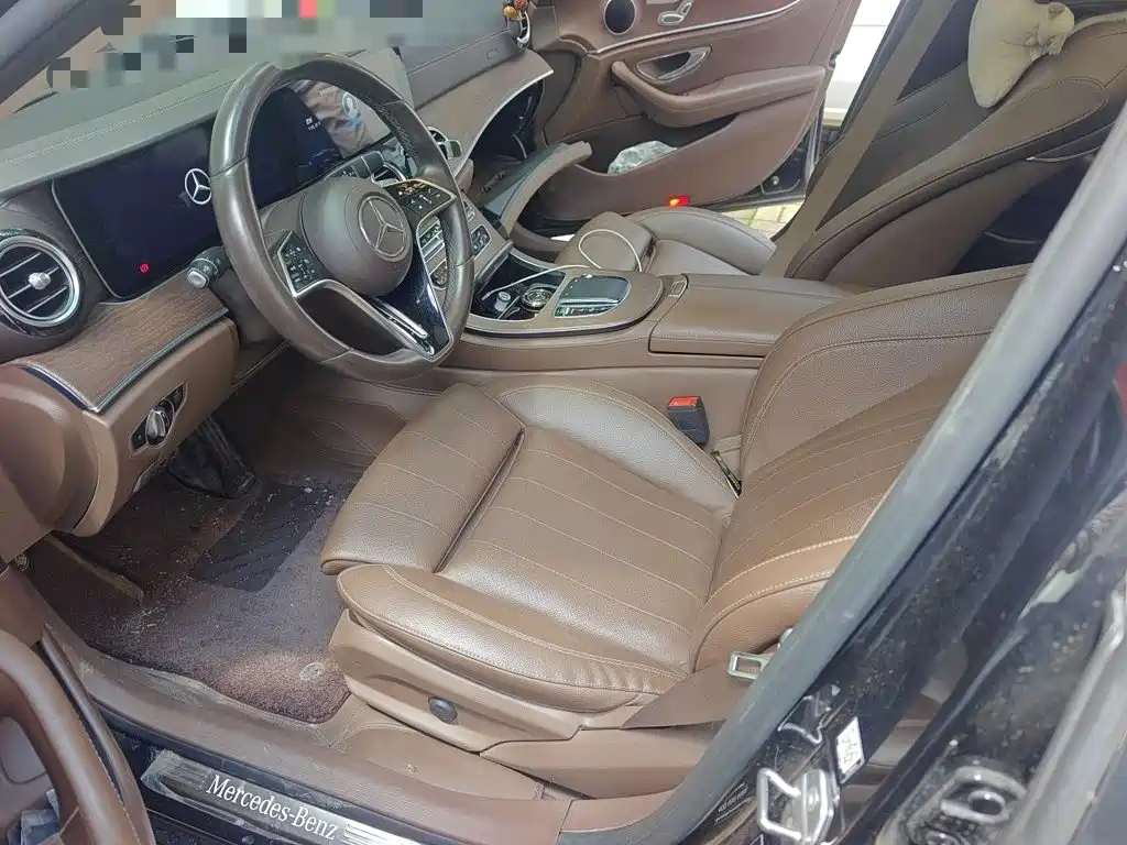 Mercedes-Benz E-Class 2022 — фото 16