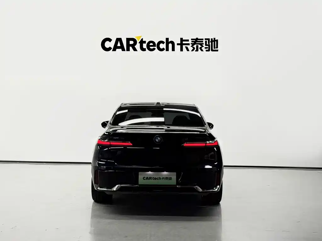 BMW i7 2025 — фото 24