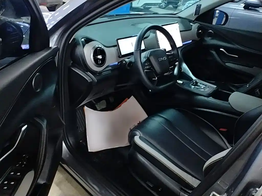 BYD Seal 05 DM-i 2025 — фото 16