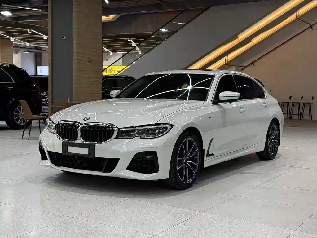 BMW 3 Series 2021 — фото 1