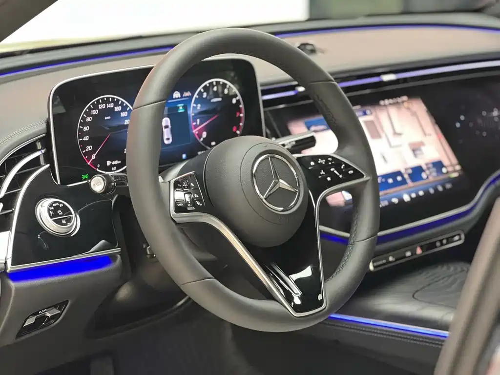 Mercedes-Benz E-Class 2025 — фото 7