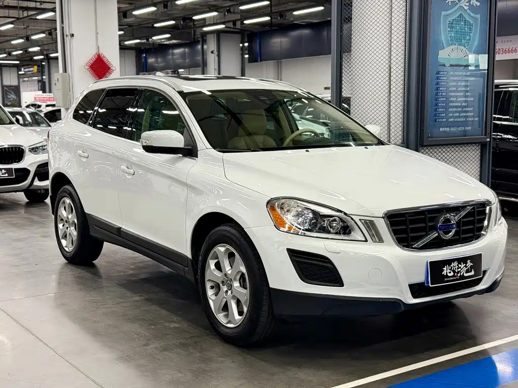 Volvo XC60 2012 — фото 3