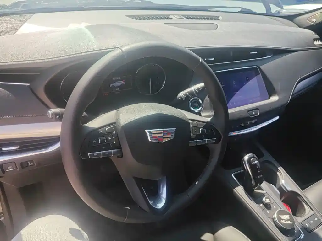 Cadillac XT4 2020 — фото 10