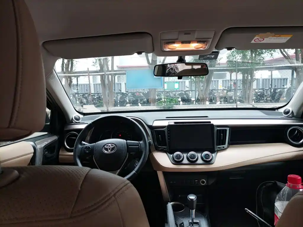 Toyota RAV4 2014