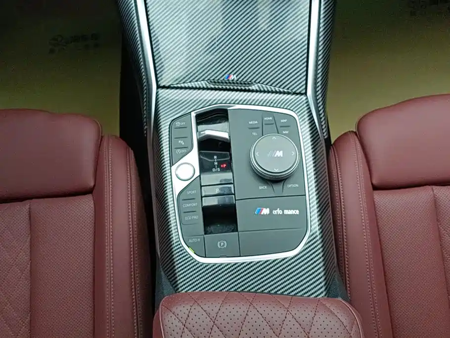 BMW 3 Series 2024 — фото 16