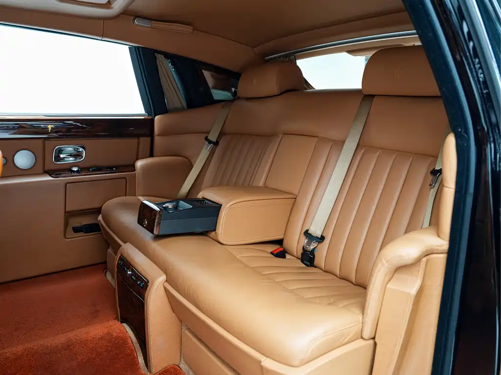 Rolls-Royce Phantom 2010 — фото 12