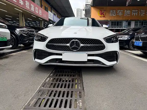 Mercedes-Benz C-Class 2024