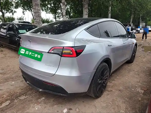 Tesla Model Y 2022