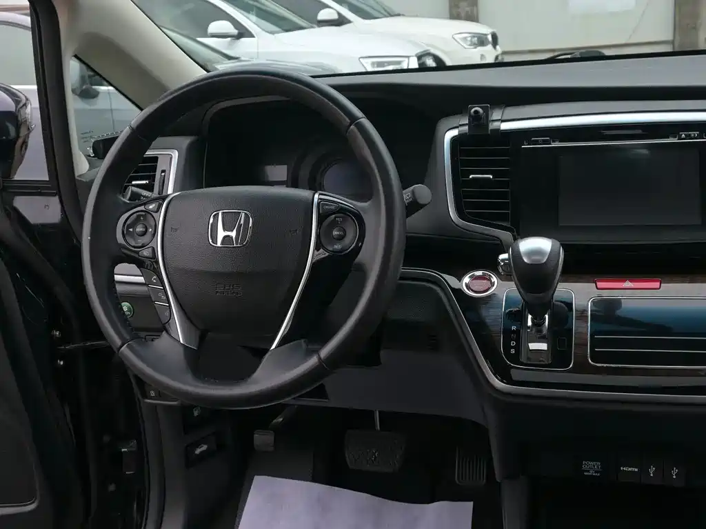 Honda Odyssey 2016 — фото 11