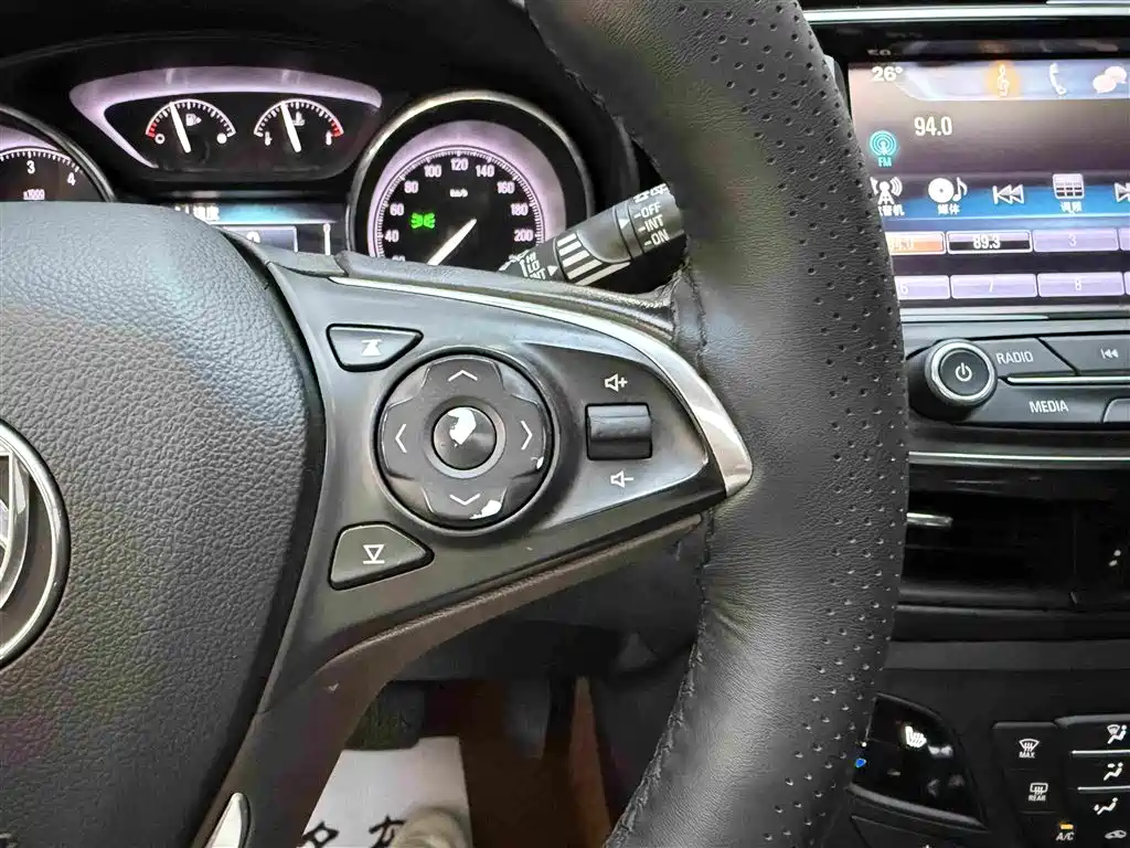 Buick Envision Plus 2018 — фото 14