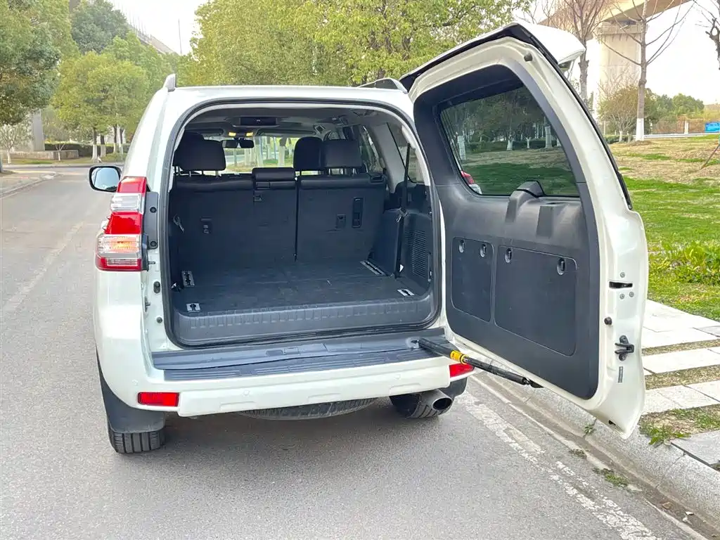 Toyota Prado 2016 — фото 10