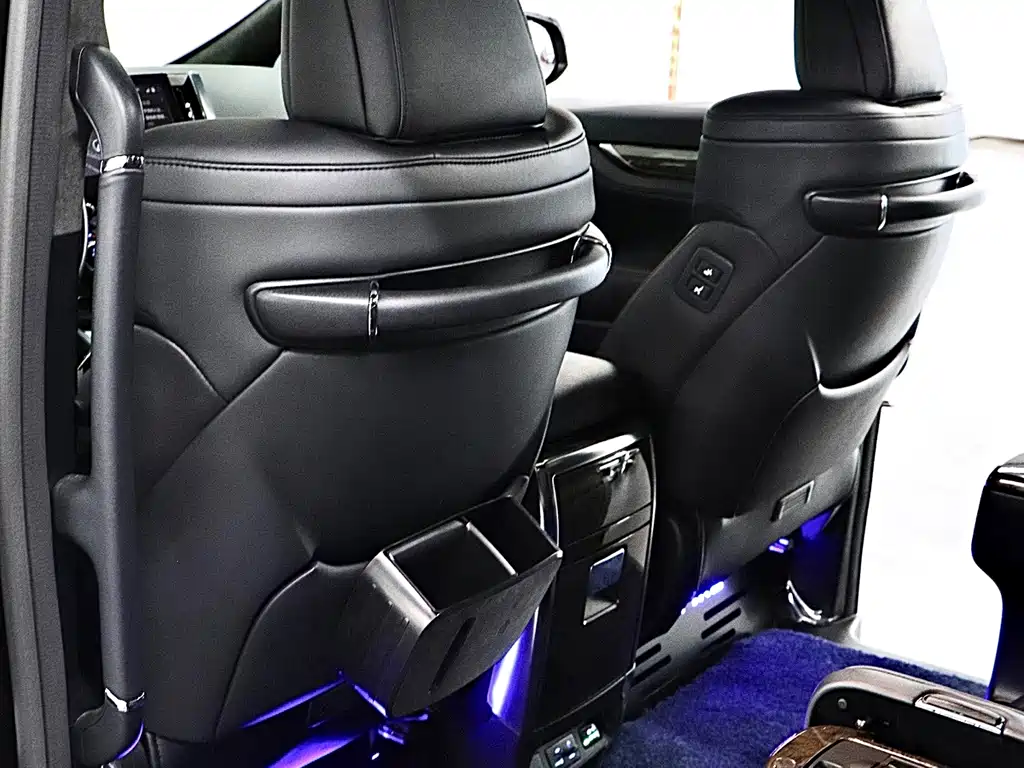 Toyota Vellfire 2022 — фото 13