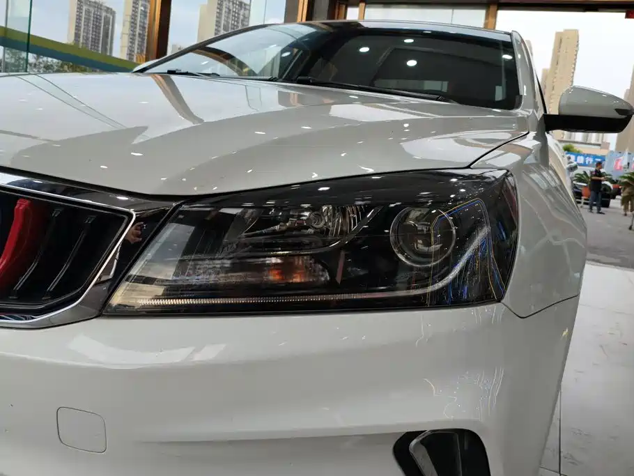 Geely Emgrand 2022
