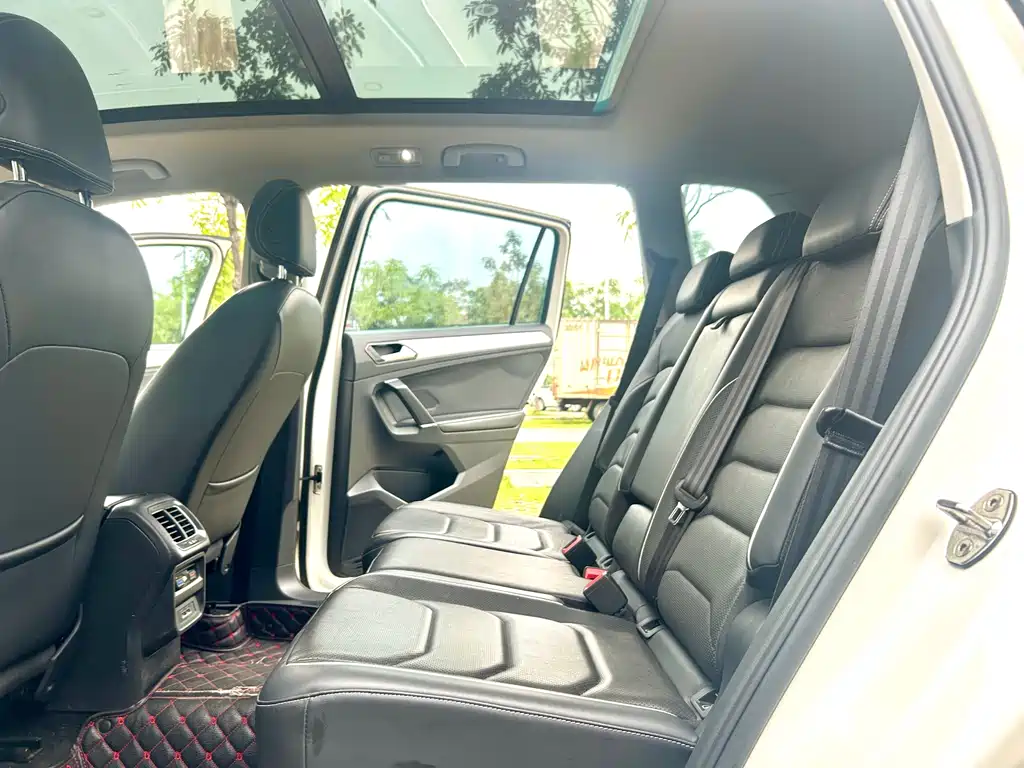 Volkswagen Tiguan L 2017 — фото 13