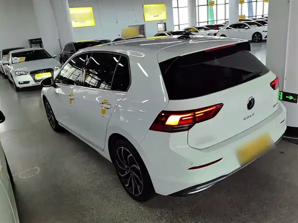 Volkswagen Golf 2021