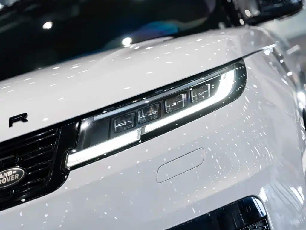 Land Rover Sport 2023 — фото 3