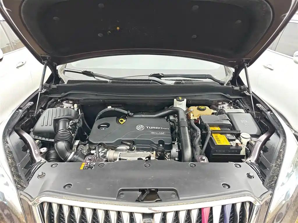 Buick Envision Plus 2017 — фото 20