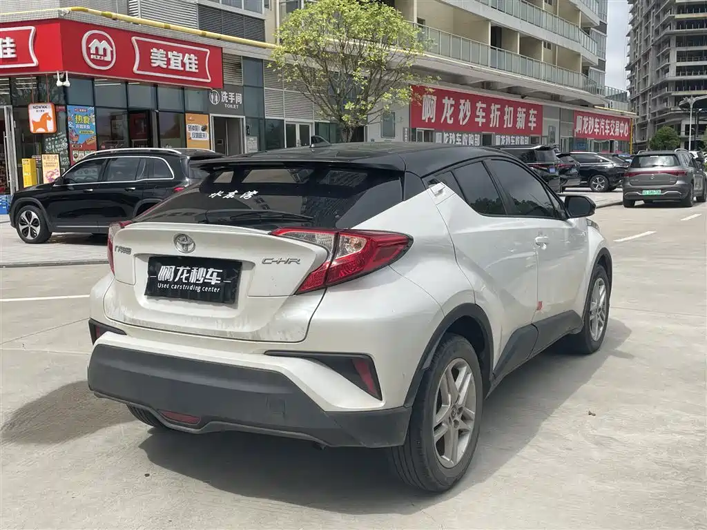 Toyota C-HR 2022 — фото 9