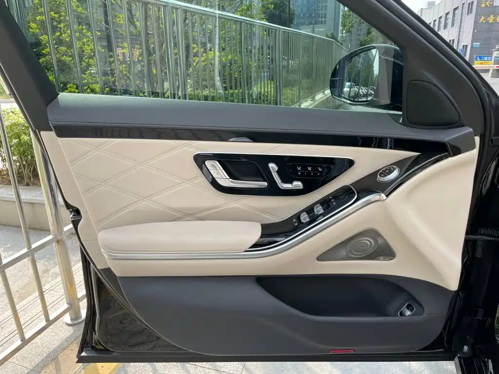 Mercedes-Benz Maybach S-Class 2022 — фото 10