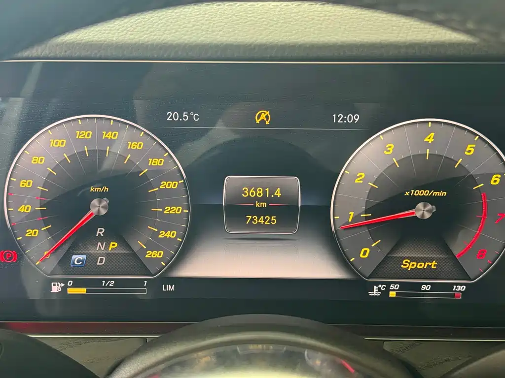 Mercedes-Benz E-Class 2019 — фото 12